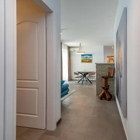 Liam Apartament